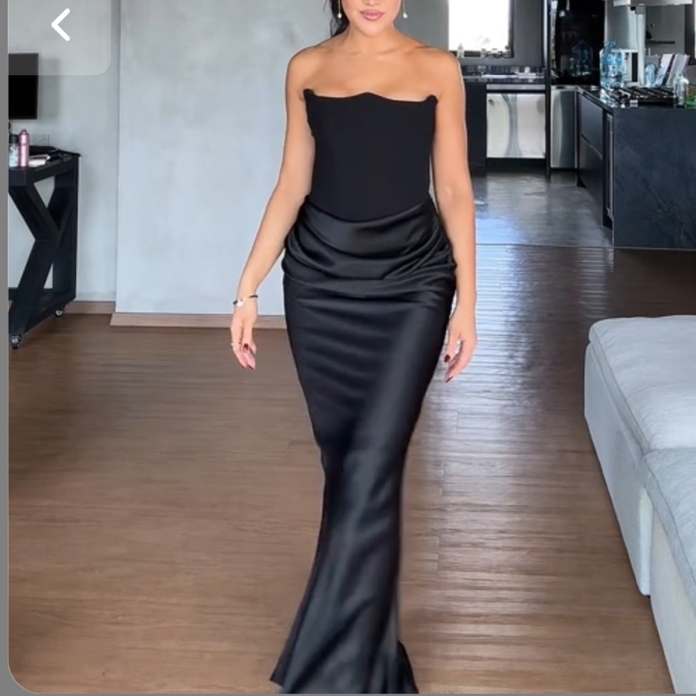 Almond Muse "Hi Muse" Delicate Black Gown - Size M - New With Tags